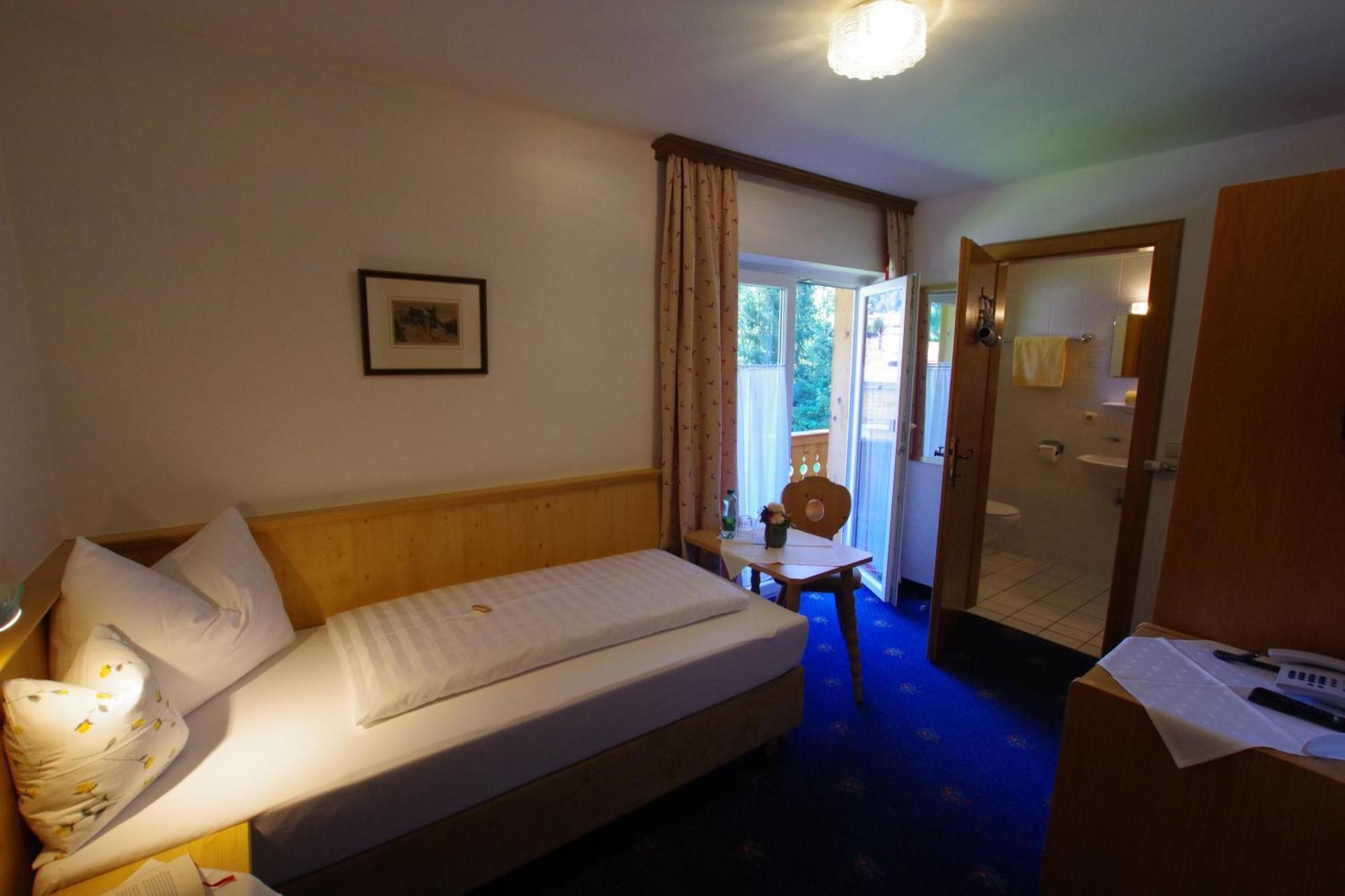 Hotel-Pension Heike 키츠부헬 외부 사진